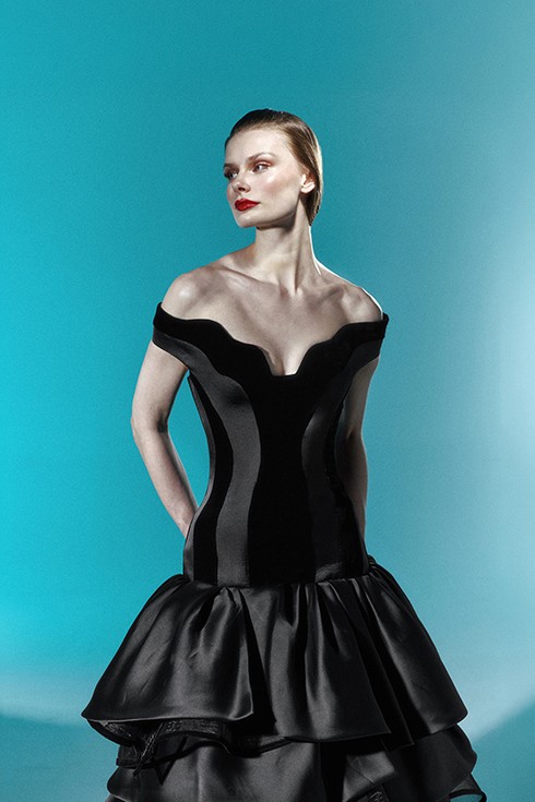 F26BLACKSWAN- LOOK-19